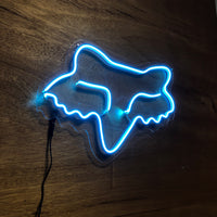 Letrero Led Neón con Logotipo de Fox en Luz Azul Hielo