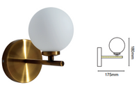 Lámpara de Lujo para Pared en Acabado Oro Antiguo con Esfera de Cristal Opalino