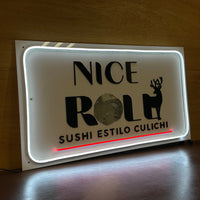 Letrero LED Neón con Logotipo de Sushi en Acabado Acrilico Blanco, Negro, Espejo Plata y Luz Blanca