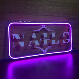 Letrero LED Neón con Logotipo de Uñas en Acabado Acrilico Transparente y Blanco con Luz Rosa