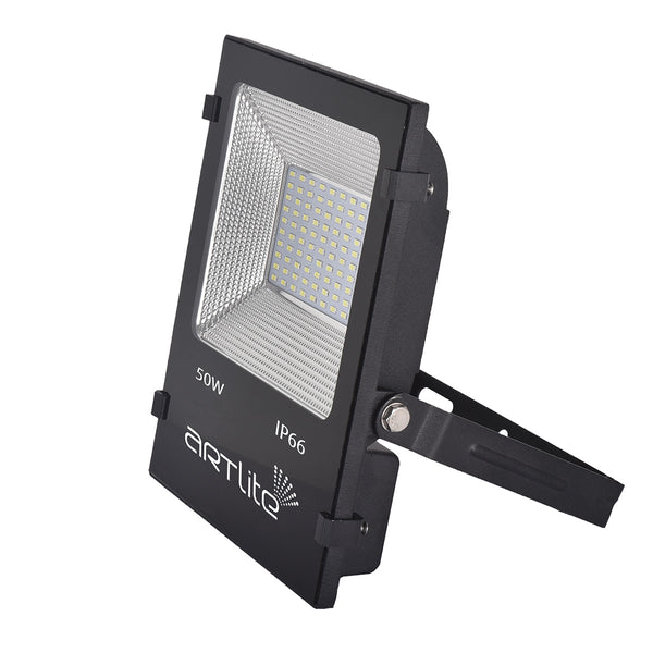 Reflector LED Cuadrado en Luz Blanca para Proyectos Solares 50W