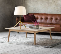 Lámpara de Lujo para Mesa en Acabado Oro con Pantalla en Cristal Opalino