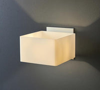 Lampara de Pared Cuadrada en Color Blanco Uso Interior
